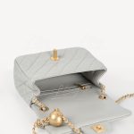 Lambskin Quilted CC Pearl Crush Mini Flap Light grey - Image 4