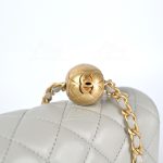 Lambskin Quilted CC Pearl Crush Mini Flap Light grey - Image 3