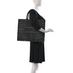 MEDIUM  BOOK TOTE - Image 2